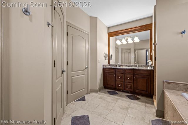 3348 Kingsway Drive, Highland, MI 48356