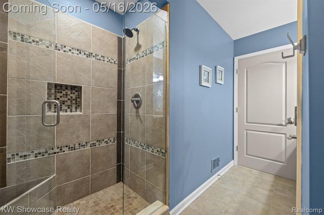 3348 Kingsway Drive, Highland, MI 48356