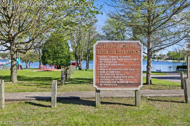 3348 Kingsway Drive, Highland, MI 48356