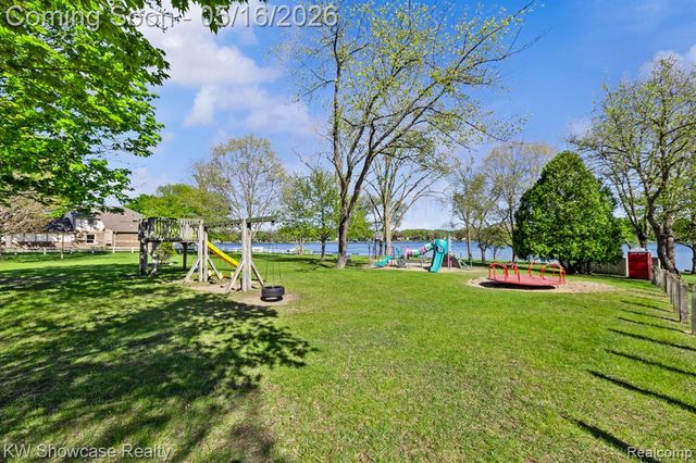 3348 Kingsway Drive, Highland, MI 48356