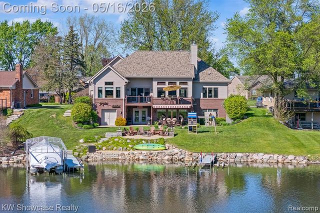 3348 Kingsway Drive, Highland, MI 48356