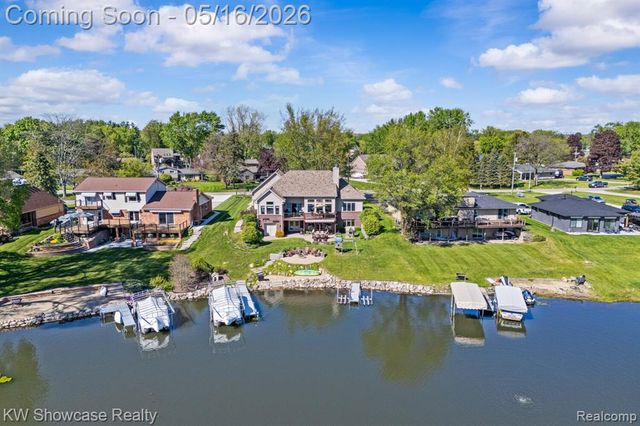 3348 Kingsway Drive, Highland, MI 48356