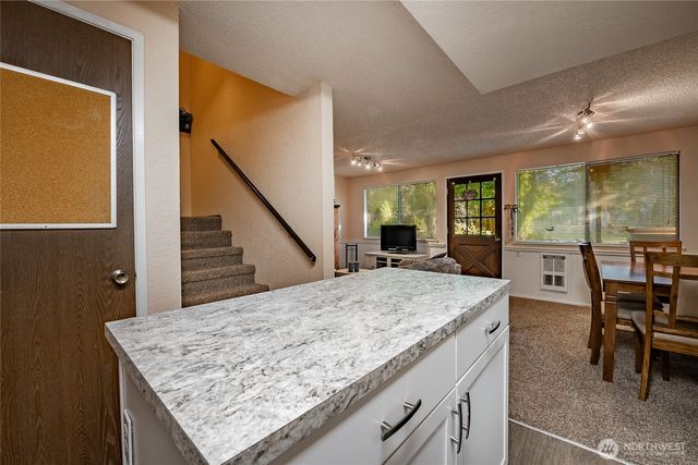 7018 Olympus Way, Glacier, WA 98244