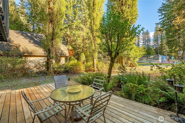 7018 Olympus Way, Glacier, WA 98244