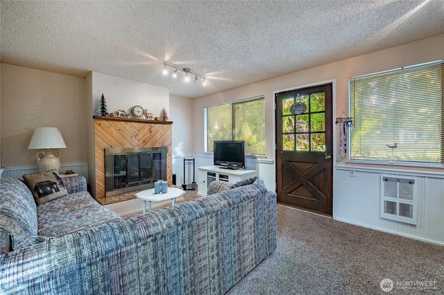 7018 Olympus Way, Glacier, WA 98244