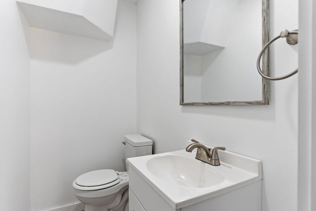 1718 S Fern St, Wichita, KS 67213