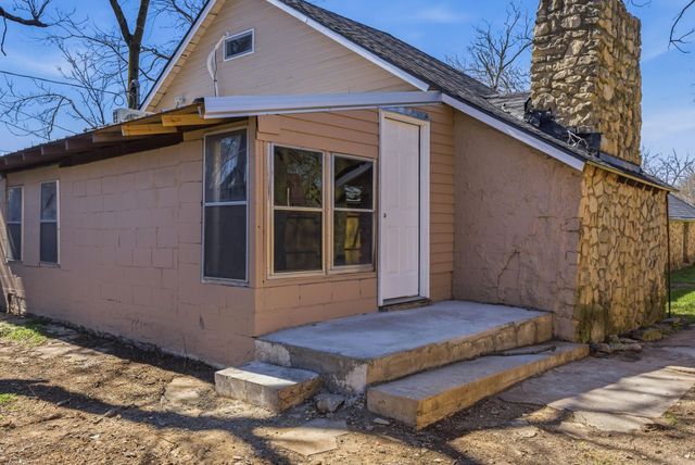 1718 S Fern St, Wichita, KS 67213