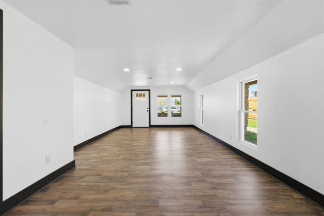 1718 S Fern St, Wichita, KS 67213