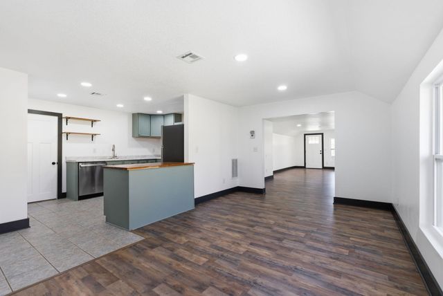 1718 S Fern St, Wichita, KS 67213