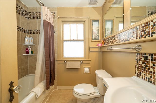 300 Windermere Boulevard, Amherst, NY 14226