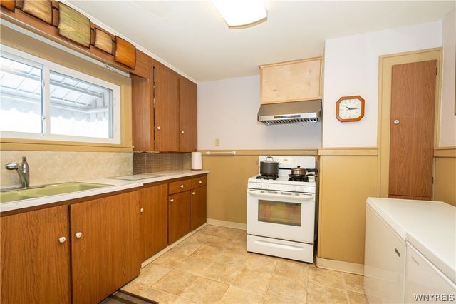 300 Windermere Boulevard, Amherst, NY 14226