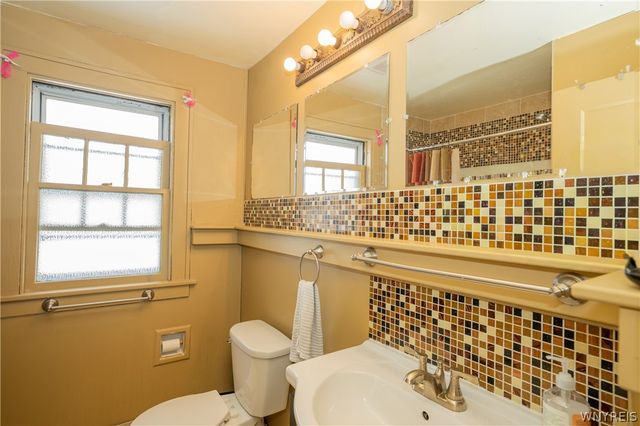 300 Windermere Boulevard, Amherst, NY 14226