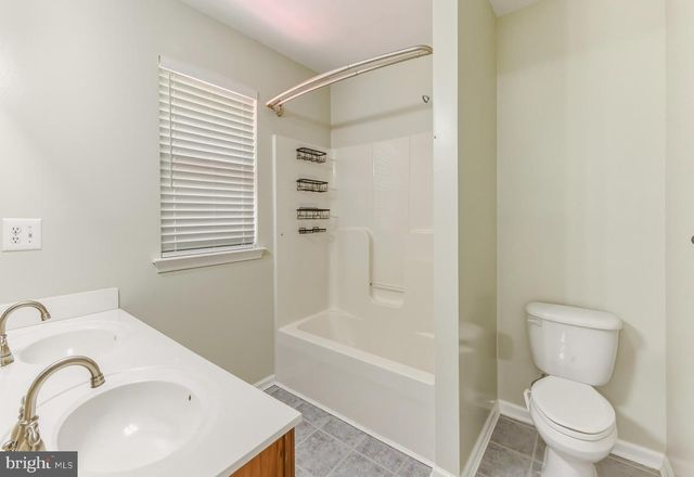 169 HIDDEN DR, Blackwood, NJ 08012
