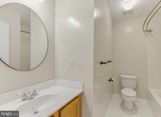 169 HIDDEN DR, Blackwood, NJ 08012