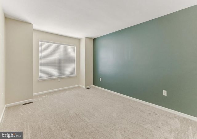 169 HIDDEN DR, Blackwood, NJ 08012