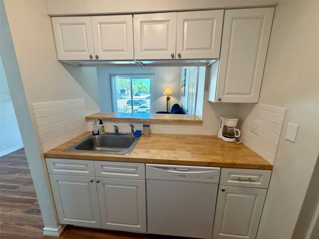 3300 Pebblebrook Drive 50, Seabrook, TX 77586