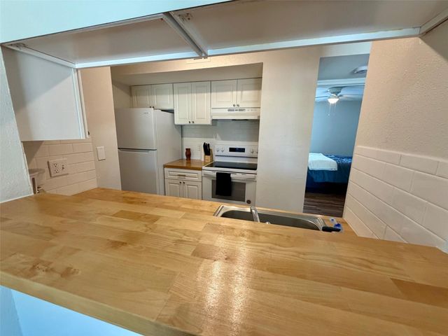 3300 Pebblebrook Drive 50, Seabrook, TX 77586