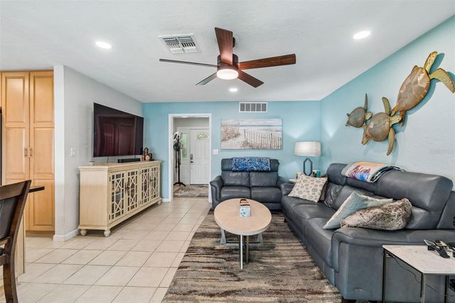 1473 50TH AVENUE NE, St Petersburg, FL 33703