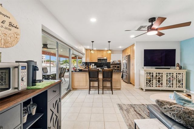 1473 50TH AVENUE NE, St Petersburg, FL 33703