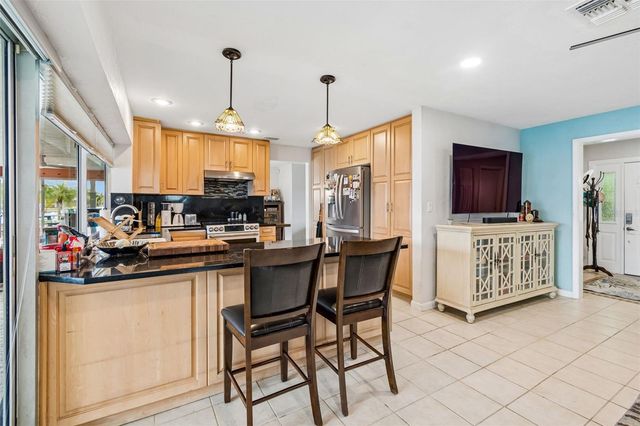 1473 50TH AVENUE NE, St Petersburg, FL 33703