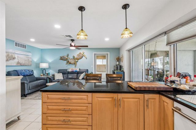 1473 50TH AVENUE NE, St Petersburg, FL 33703