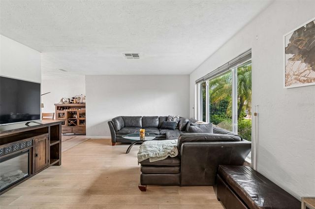 1473 50TH AVENUE NE, St Petersburg, FL 33703