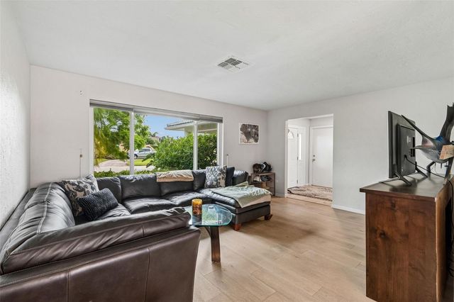 1473 50TH AVENUE NE, St Petersburg, FL 33703