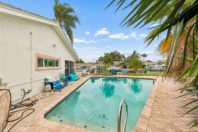 1473 50TH AVENUE NE, St Petersburg, FL 33703