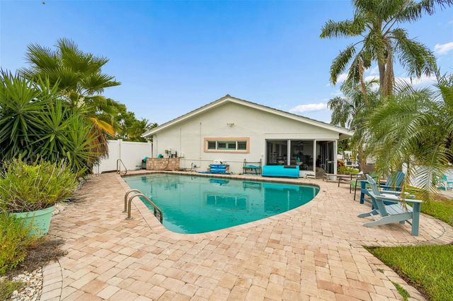 1473 50TH AVENUE NE, St Petersburg, FL 33703