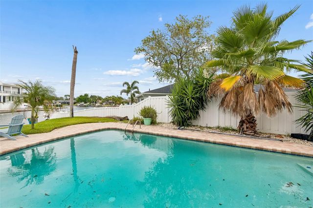 1473 50TH AVENUE NE, St Petersburg, FL 33703