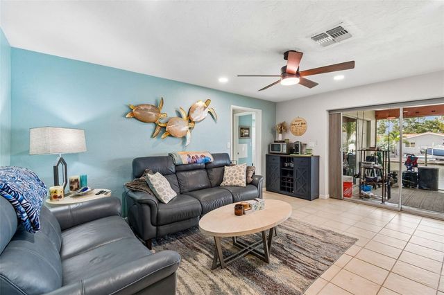 1473 50TH AVENUE NE, St Petersburg, FL 33703