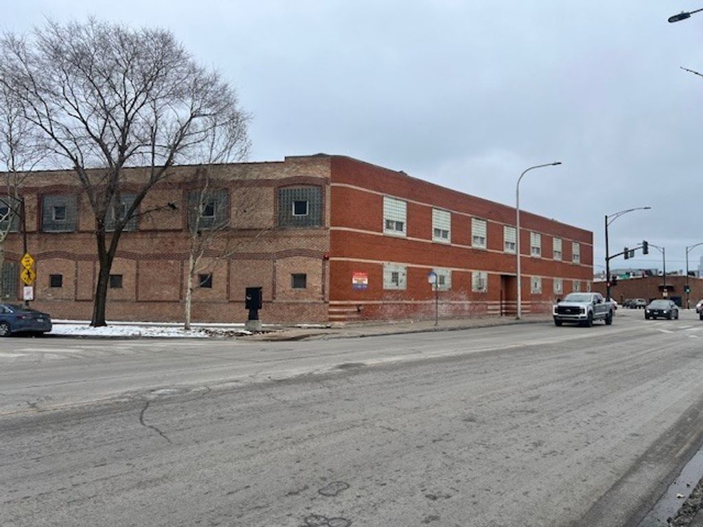 3260 W Grand Avenue, Chicago, IL 60651 — photo 4