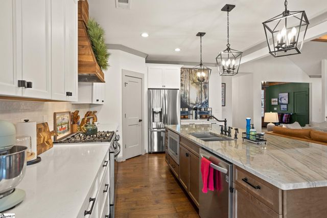 918 Longshore Drive, Salem, SC 29676