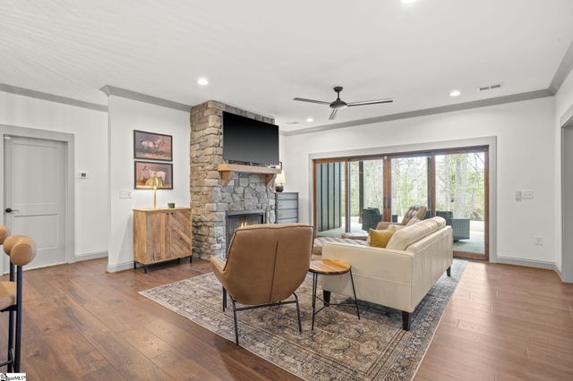 918 Longshore Drive, Salem, SC 29676