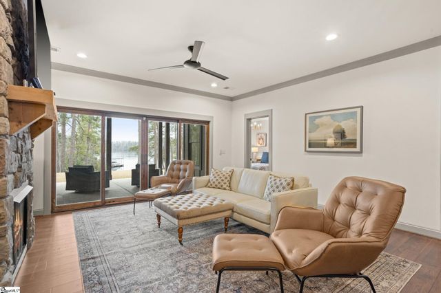 918 Longshore Drive, Salem, SC 29676