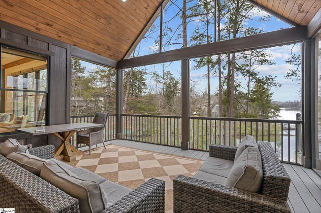 918 Longshore Drive, Salem, SC 29676