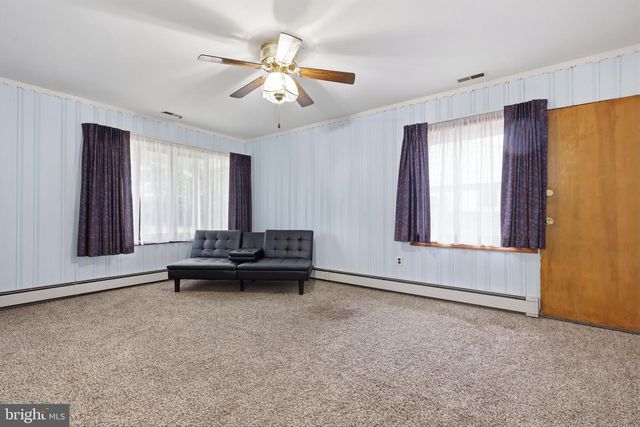 268 BLUE RIDGE DR, Levittown, PA 19057