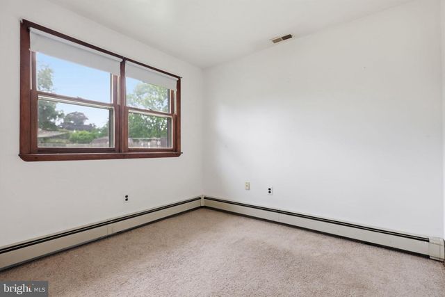268 BLUE RIDGE DR, Levittown, PA 19057