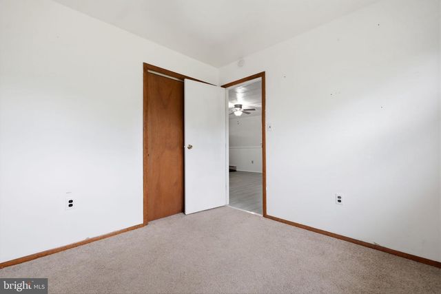 268 BLUE RIDGE DR, Levittown, PA 19057