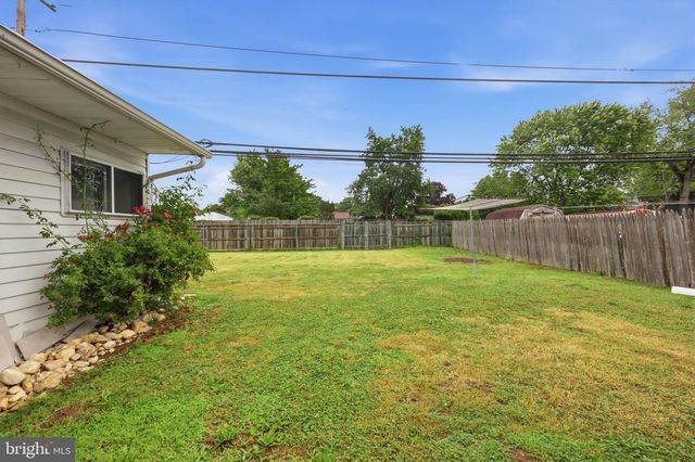 268 BLUE RIDGE DR, Levittown, PA 19057
