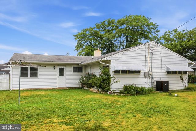 268 BLUE RIDGE DR, Levittown, PA 19057