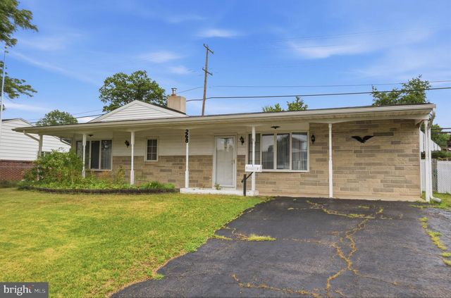 268 BLUE RIDGE DR, Levittown, PA 19057