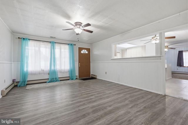 268 BLUE RIDGE DR, Levittown, PA 19057