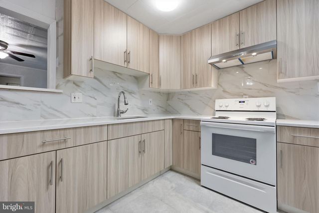 268 BLUE RIDGE DR, Levittown, PA 19057