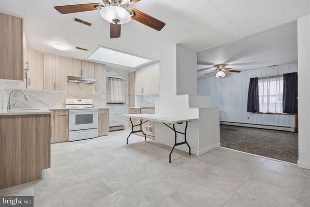 268 BLUE RIDGE DR, Levittown, PA 19057