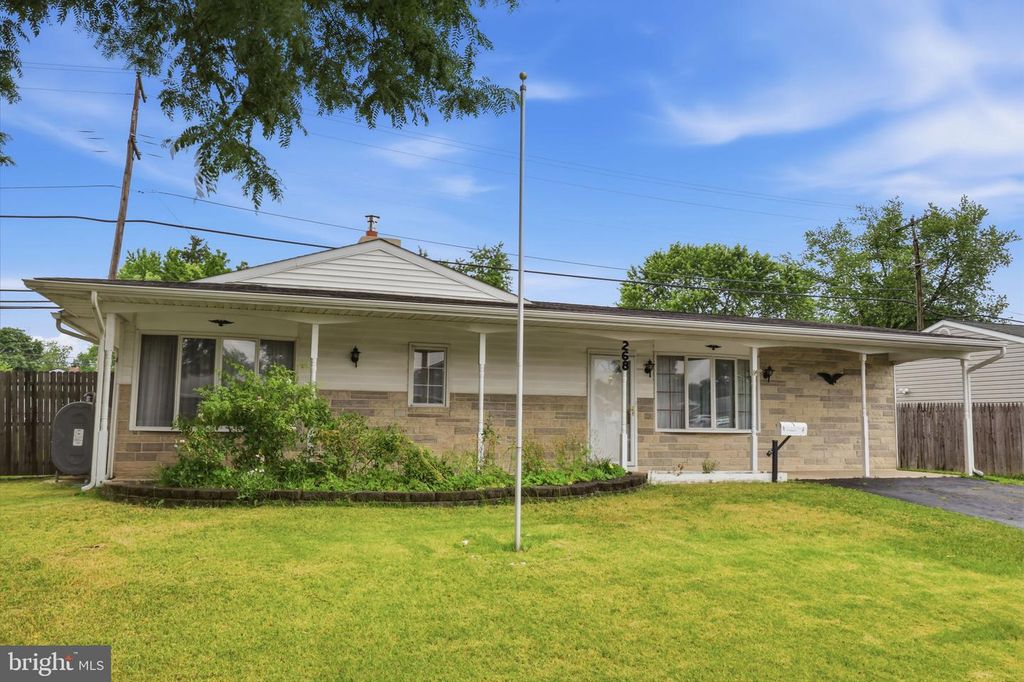 268 BLUE RIDGE DR, Levittown, PA 19057