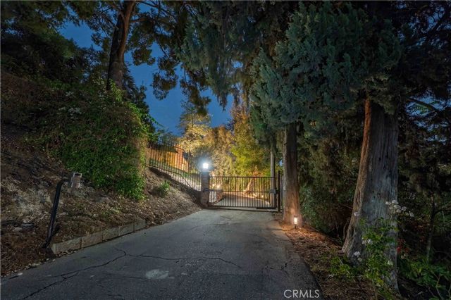 9925 Shadow Hills, Sunland, CA 91040