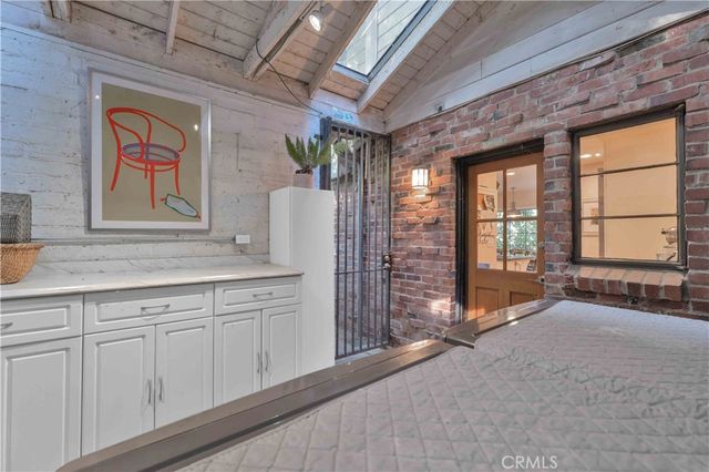 9925 Shadow Hills, Sunland, CA 91040