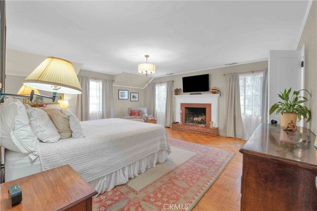 9925 Shadow Hills, Sunland, CA 91040