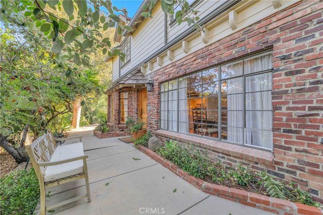 9925 Shadow Hills, Sunland, CA 91040